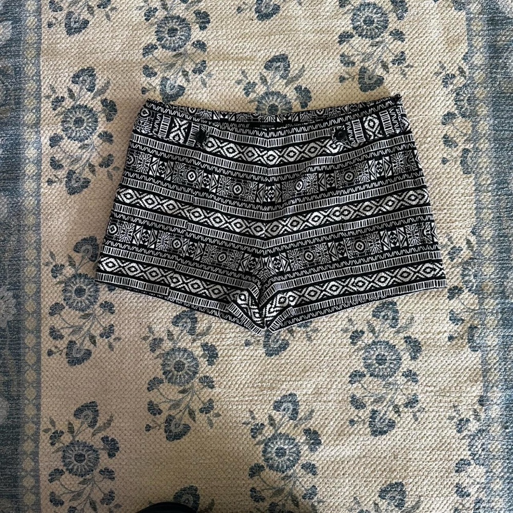 Forever 21 Black and White Patterned Women Shorts